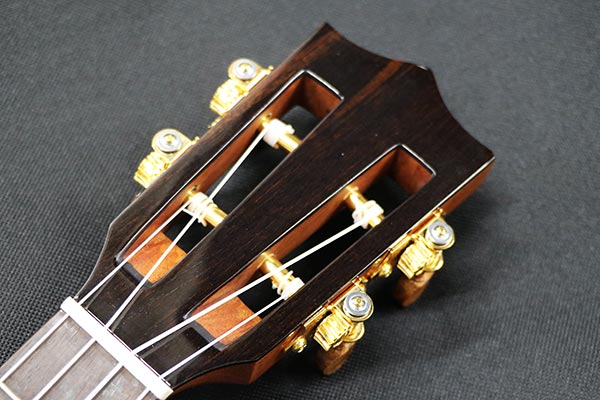 Big Island Ukulele KSXE TRG 