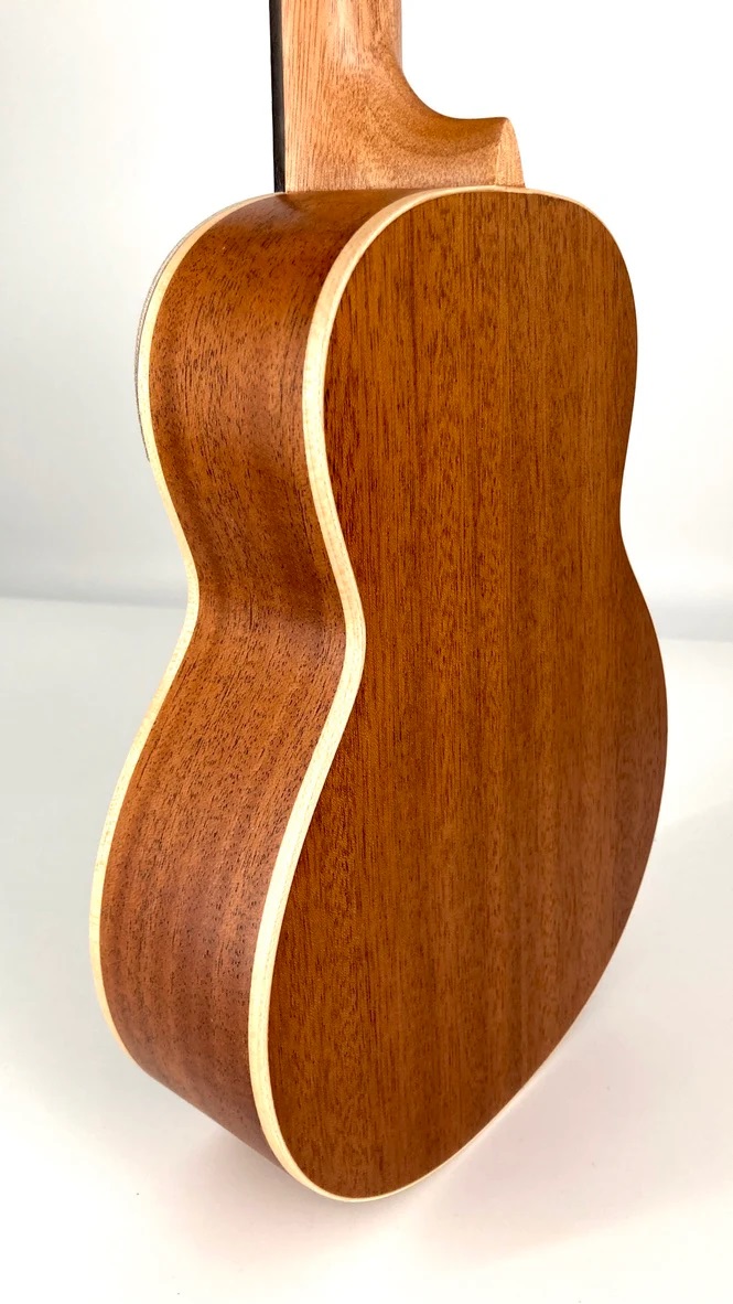 aNueNue UC10 , black forest